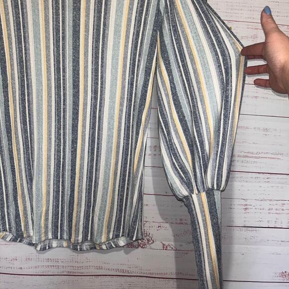 Above & Beyond Juliet Sleeve Striped Top - Picture 2 of 3